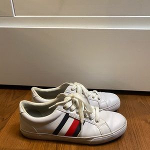 Tommy Hilfiger Women’s Lightz Classic Lace-Up Sneaker white/multi color - Size 8